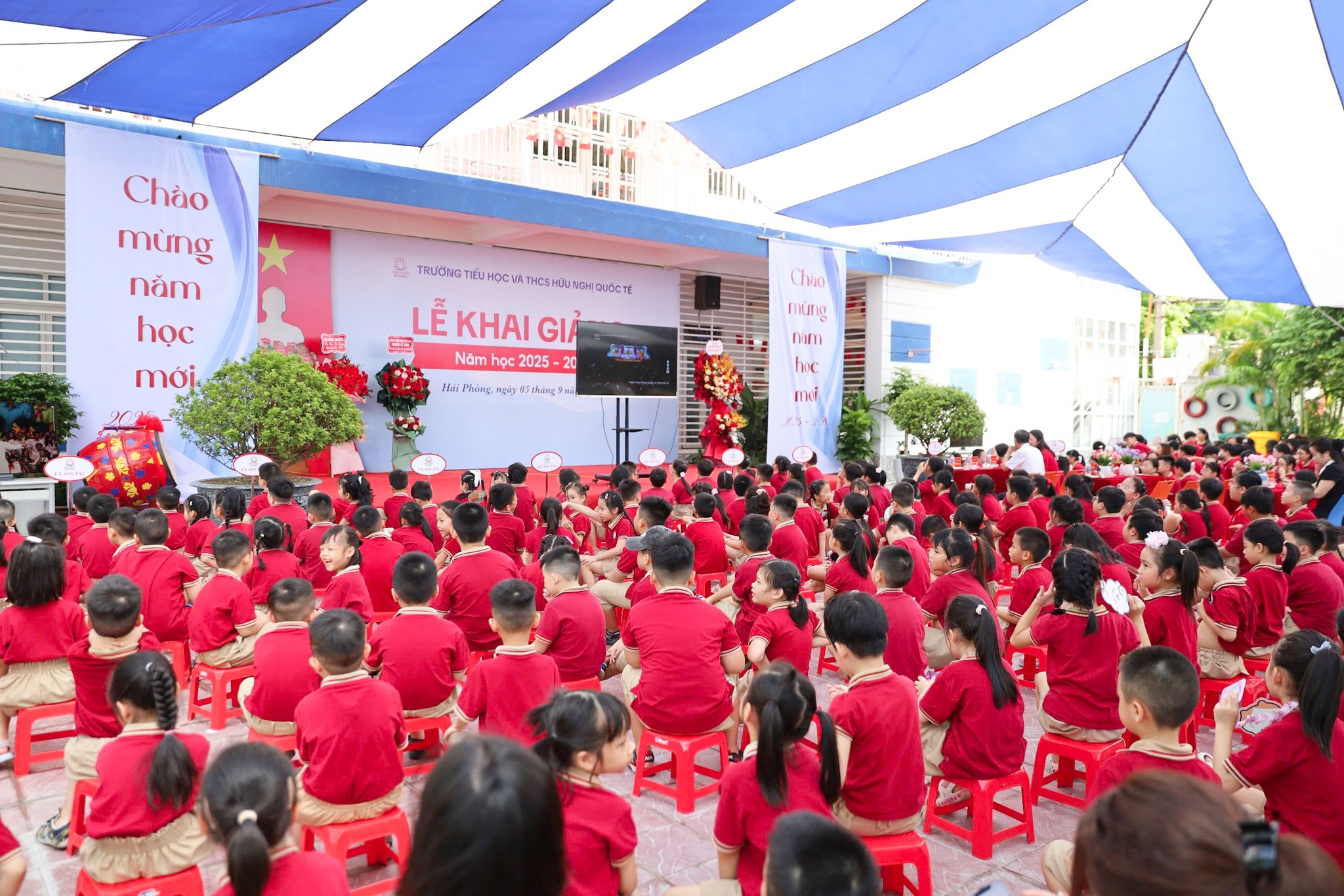 Lễ khai giảng 2025-2026: “Trong dấu ấn 80 năm - Hành trình tự hào, tương lai rực sáng”