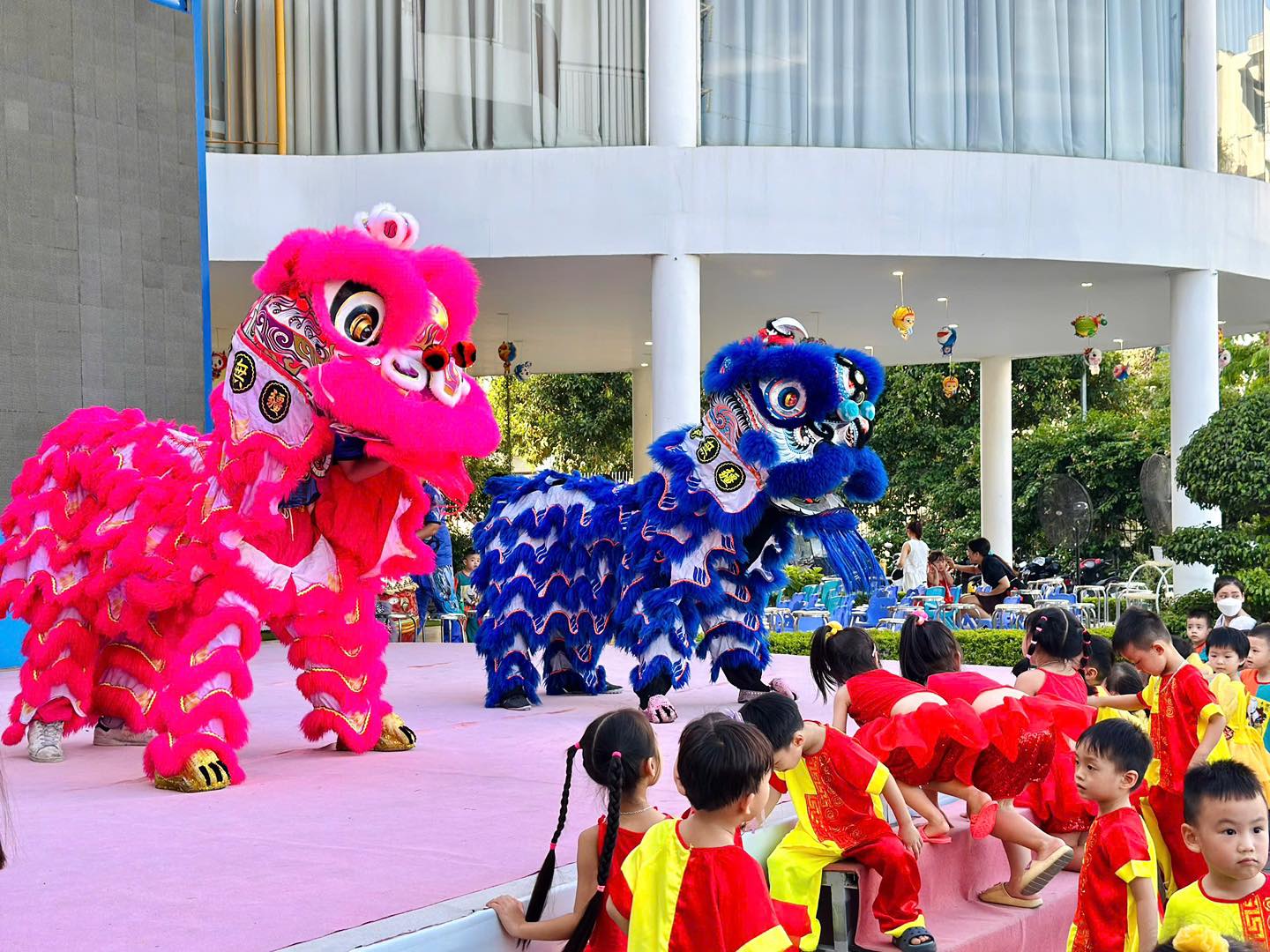 Trung thu sôi động và đáng nhớ của các bé Mầm non Hữu Nghị