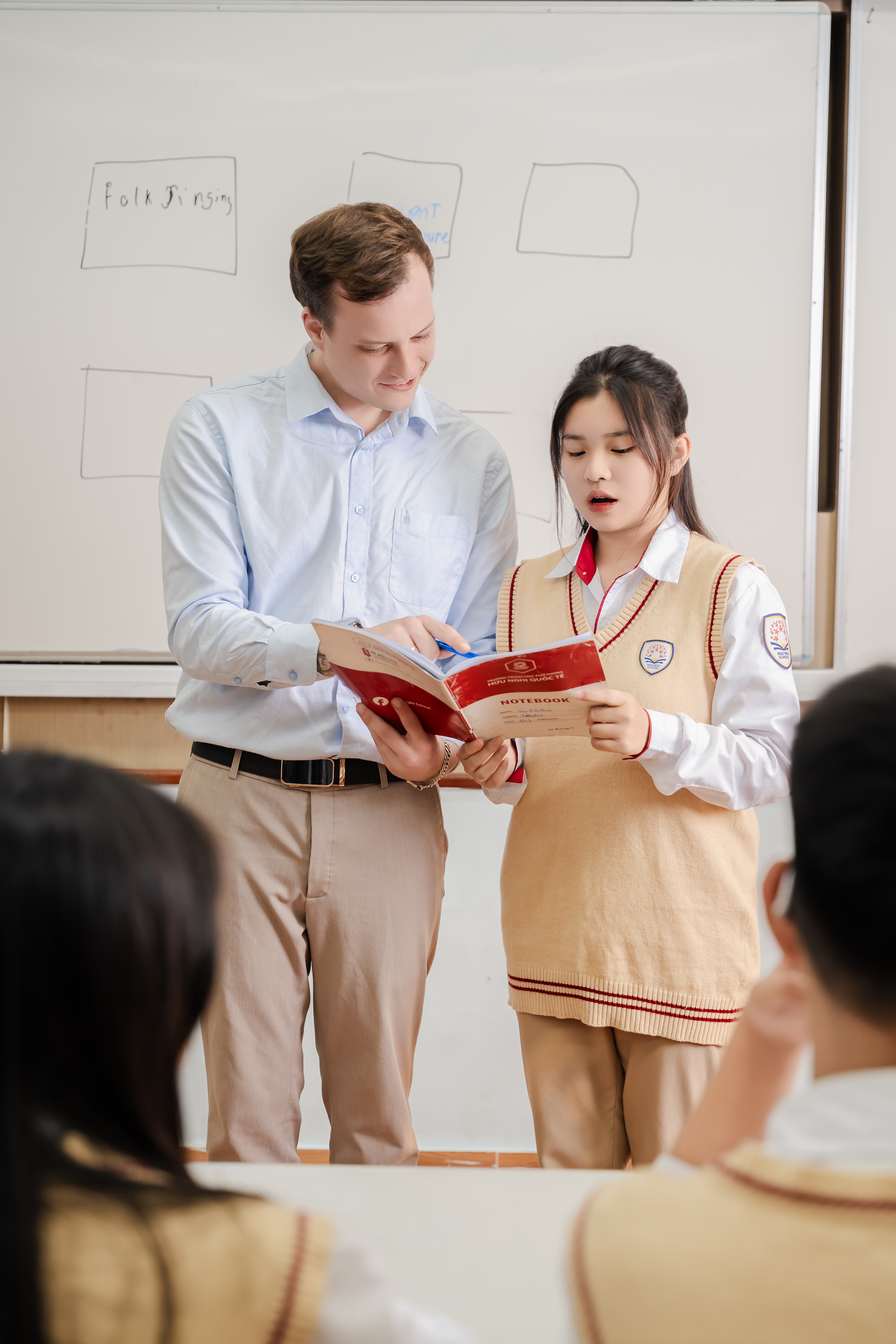 Đẩy mạnh giáo dục ngoại ngữ